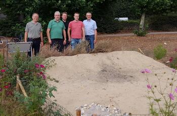 Insektenburg für die Wildbienen erstellt von: Werner Schweck, Wolfgang Schulze, Matthias Brinkmann, Michael Pöppelmann und Klaus Oortmann